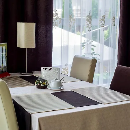 Vivat Hotel *