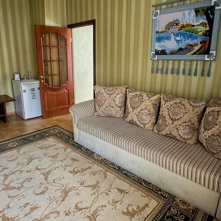 Vivat Hotel *
