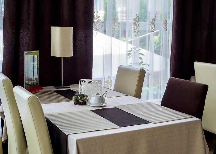 Vivat Hotel *